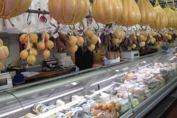 Tour Philly’s 9th Street Italian Market