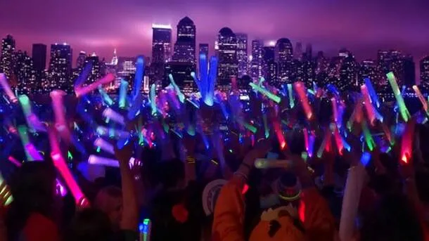 Nyc Booze Cruise Glowsticks Yacht Party